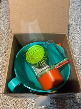 Pampered Chef kids baking set - new